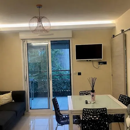 Beautiful With Pool In Apartman *