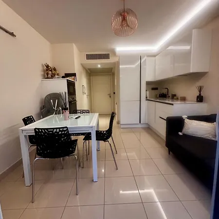 Beautiful With Pool In Apartman