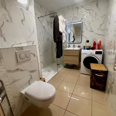 Appartement Beautiful With Pool In